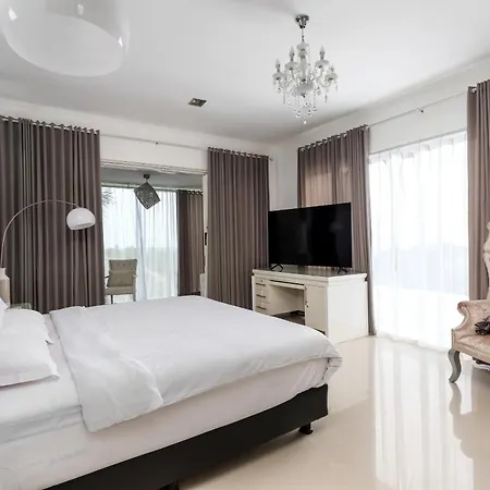 Sunnyrent. Luxury Tj White Villa & Room