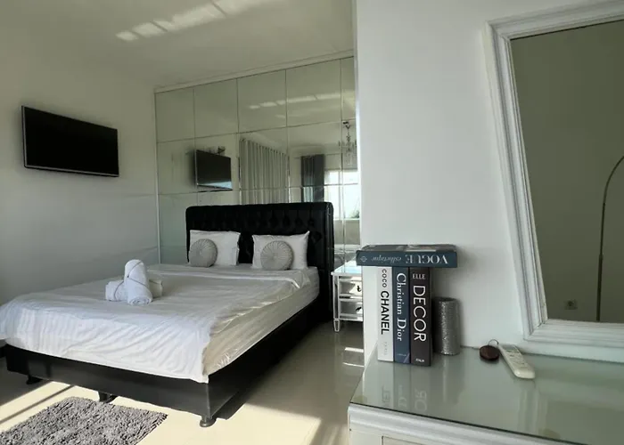 Sunnyrent. Luxury Tj White & Вилла *